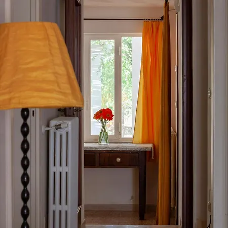 House With Jacuzzi Among Orchards In Cisternino