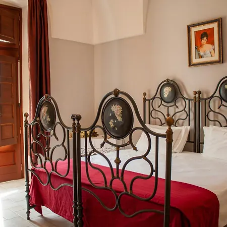 House With Jacuzzi Among Orchards In Dom wakacyjny *