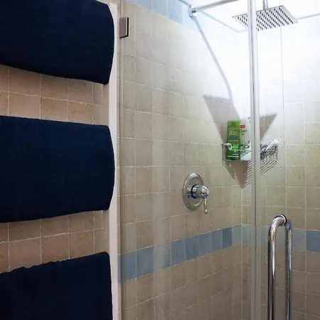 Dom wakacyjny House With Jacuzzi Among Orchards In Cisternino