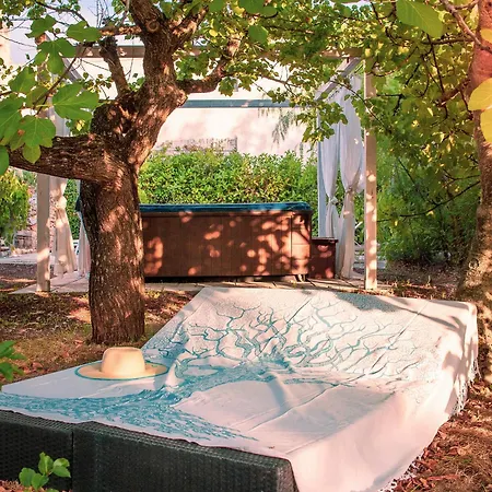 House With Jacuzzi Among Orchards In *