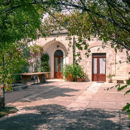 House With Jacuzzi Among Orchards In Cisternino