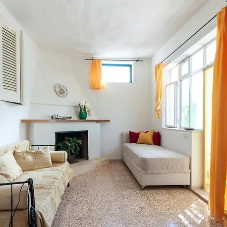 別荘 House With Jacuzzi Among Orchards In *