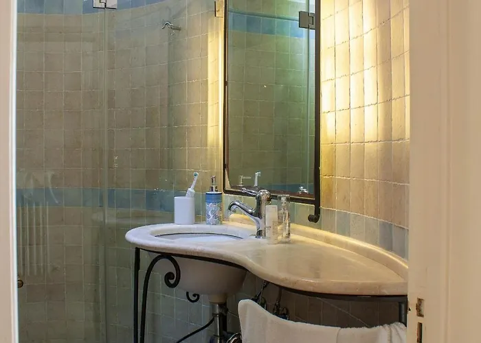 House With Jacuzzi Among Orchards In * Cisternino