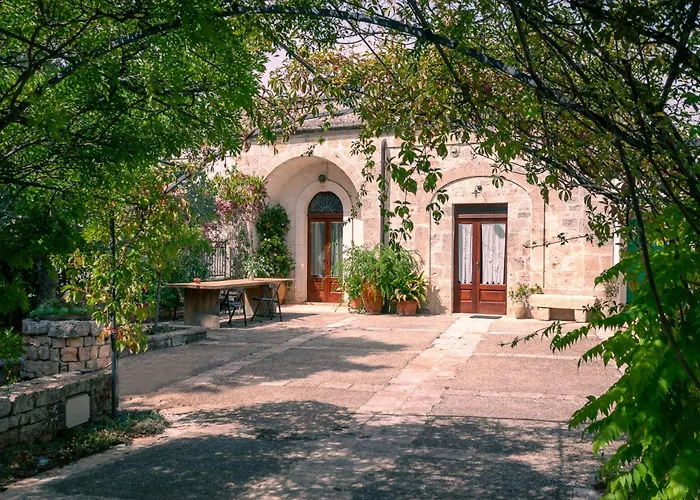 House With Jacuzzi Among Orchards In Cisternino